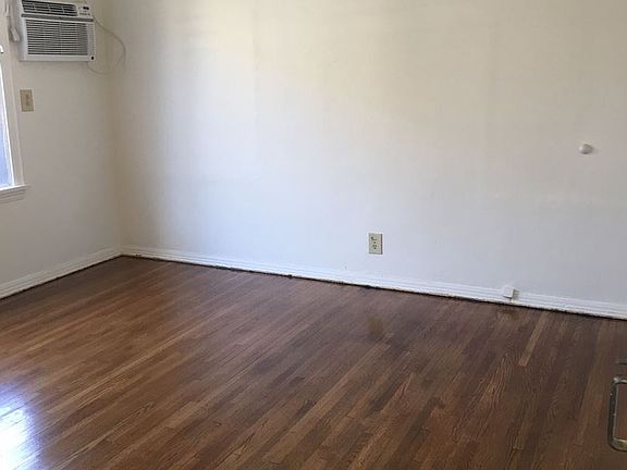 2nd image of 550 S Los Robles Ave #6120607