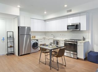 Luna, Los Angeles, CA 90010