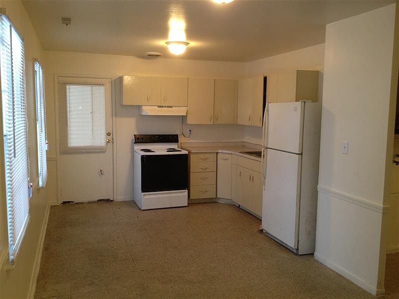 2nd image of 3140 Cossell Dr