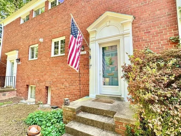 1524 Mount Eagle Pl, Alexandria, VA 22302