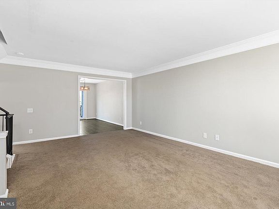5th image of 16865 Miranda Ln