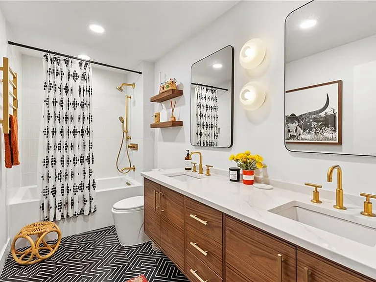 3252 W Roxboro Rd NE — Photo 41