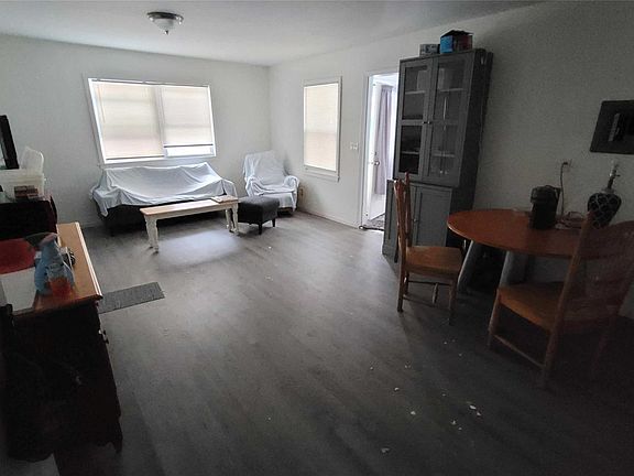 3rd image of 56 Woodcliff Trail