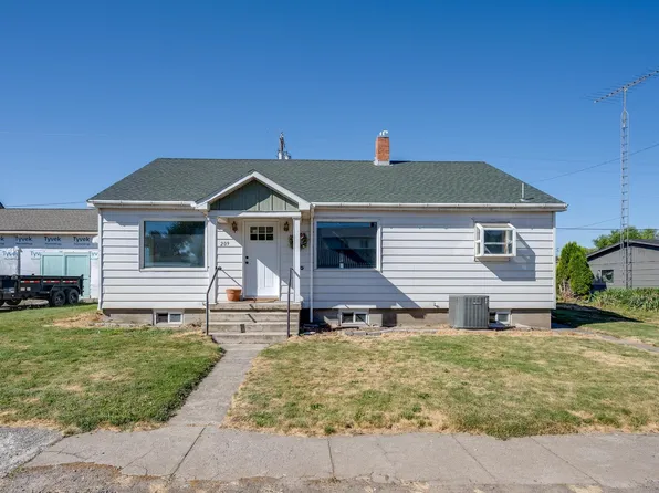 209 C St, Endicott, WA 99125