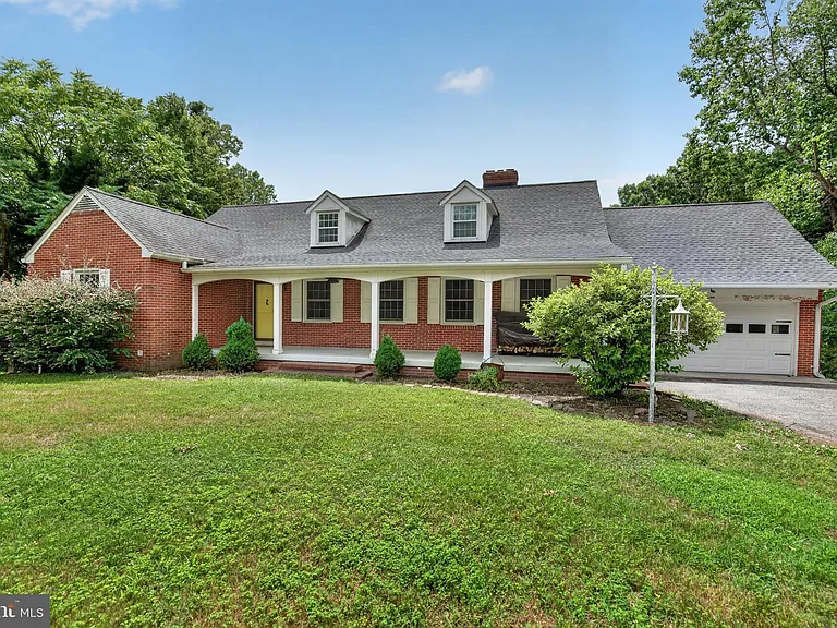 5195 Saint Leonard Rd — Photo 2