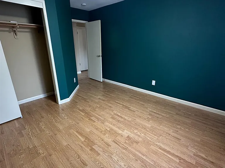 813 E Mockingbird Ln — Photo 13