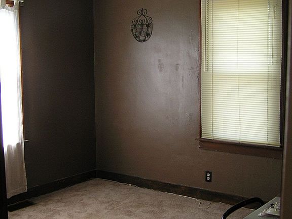 Den/Bedroom