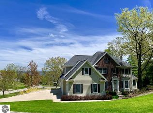 550 Hidden Ridge Dr, Traverse City, MI 49686