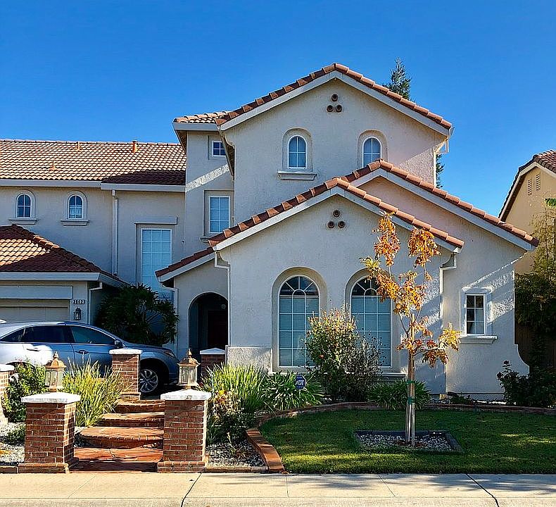 2nd image of 3642 Viader Way