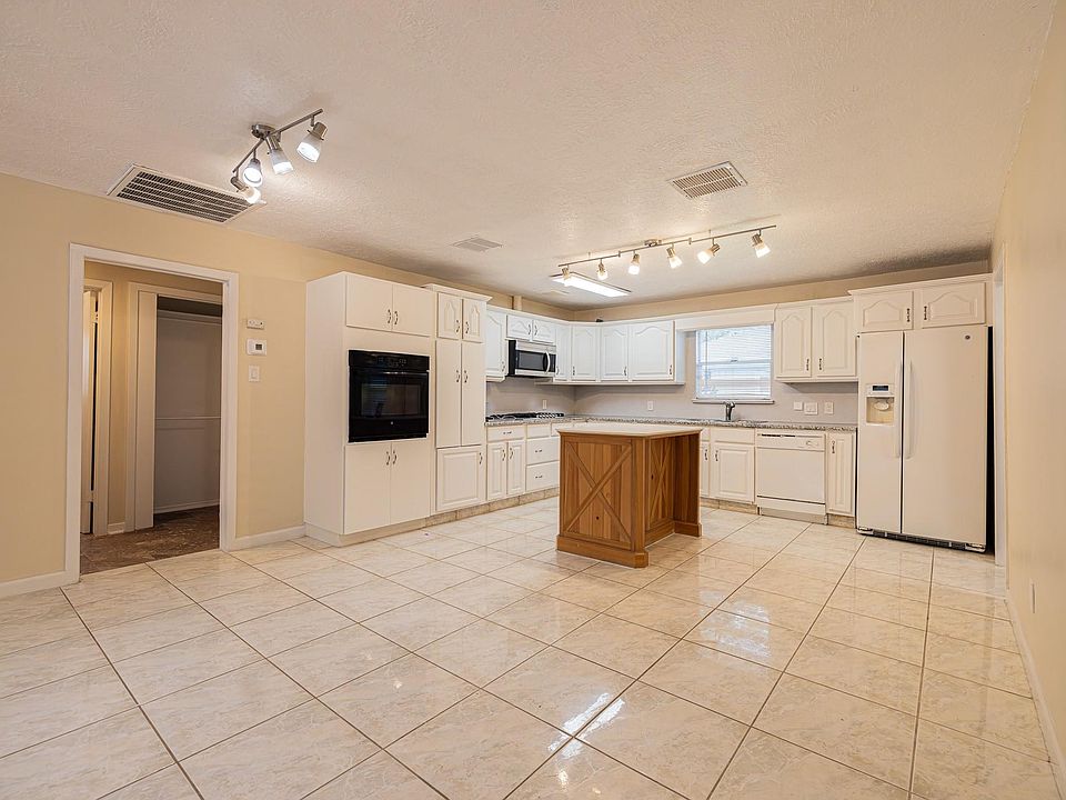 1st image of 4113 Edison St #B
