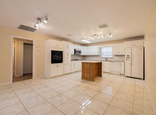 4113 Edison St #B, Houston, TX 77009