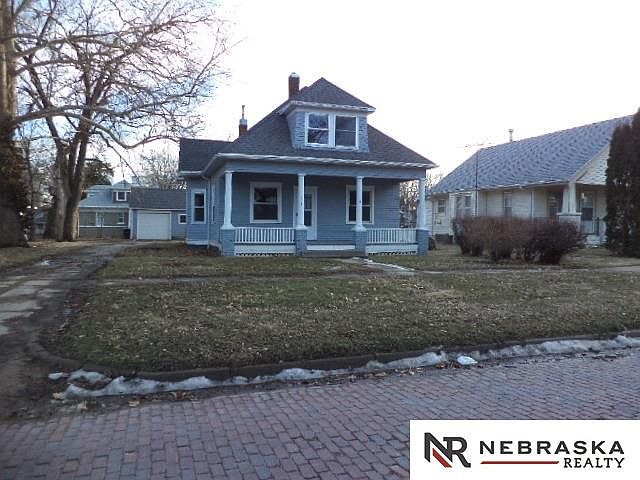 1st image of 1715 2nd Ave