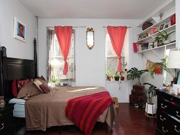 2nd image of 306 Suydam St APT 3R
