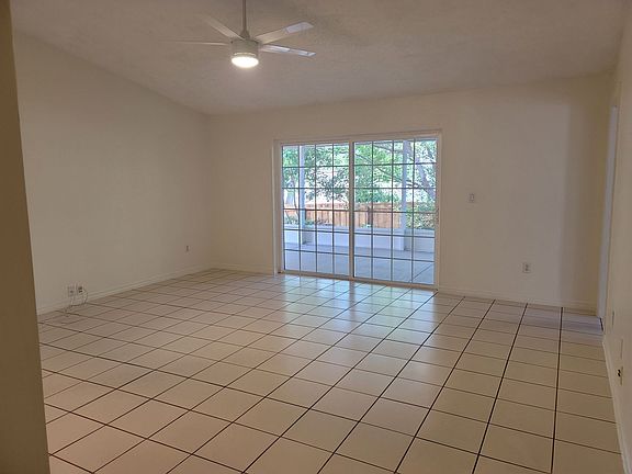 5th image of 3673 Montclair Dr