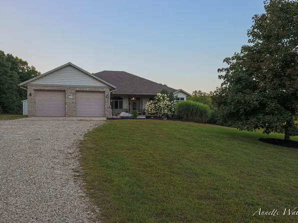 653 E 128th St, Grant, MI 49327