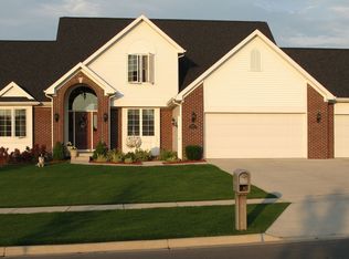 1070 Foxborough Dr, Williamston, MI 48895
