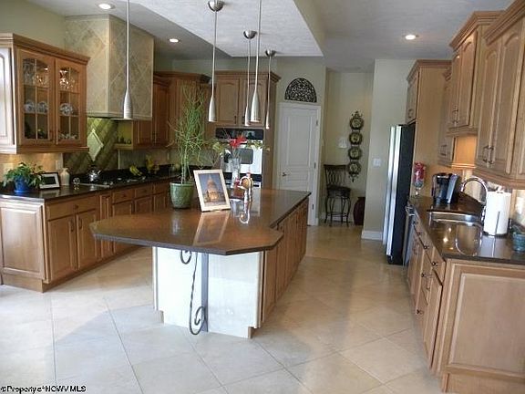 3rd image of 710 Park Side Ln