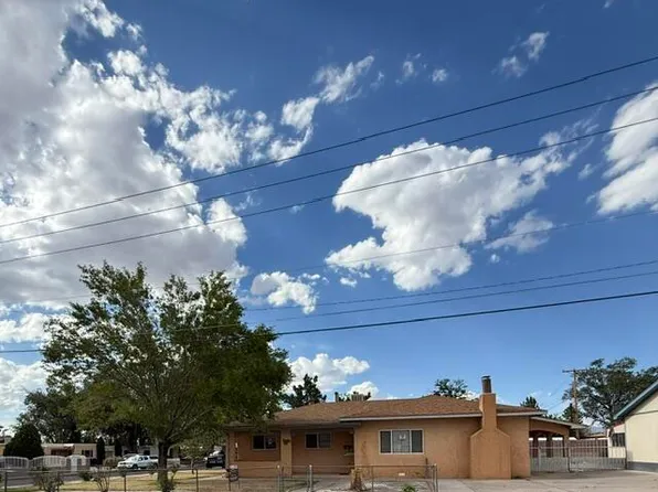 736 Kentucky St SE, Albuquerque, NM 87108