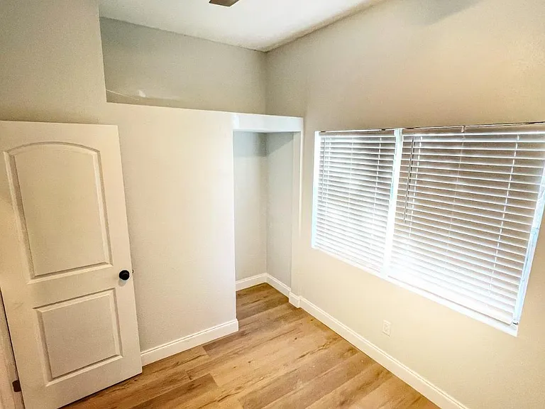 2332 W Union St #B — Photo 3
