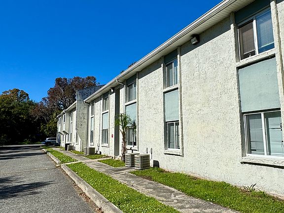 2nd image of 1845 Lindberg Dr APT 5