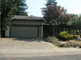 1945 Oak Bluff Way, Sacramento, CA 95833