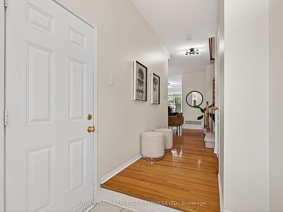 3rd image of 2307 Stone Glen Cres