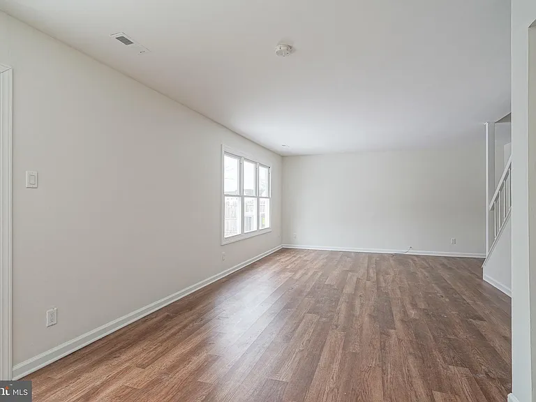 117 Chaucer Rd — Photo 7