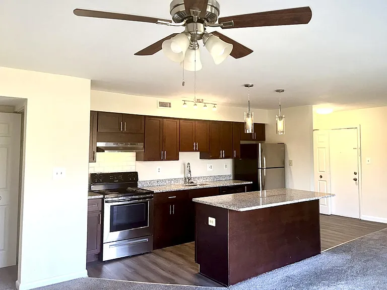 The Reserve at West Hills — Photo 10