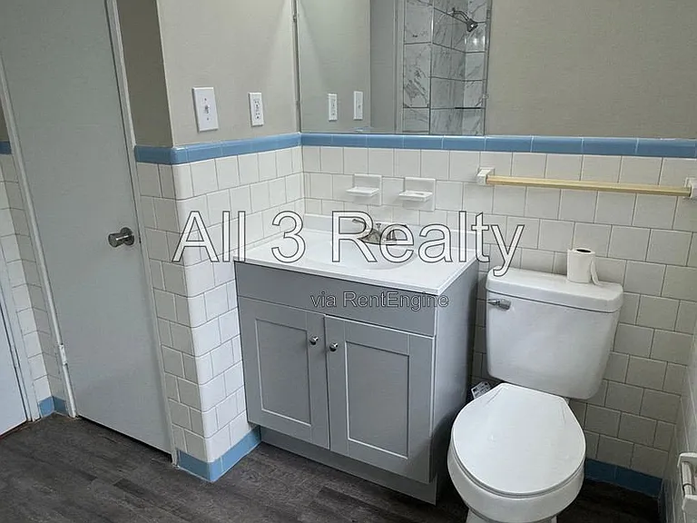 990 Parkwood Dr — Photo 17