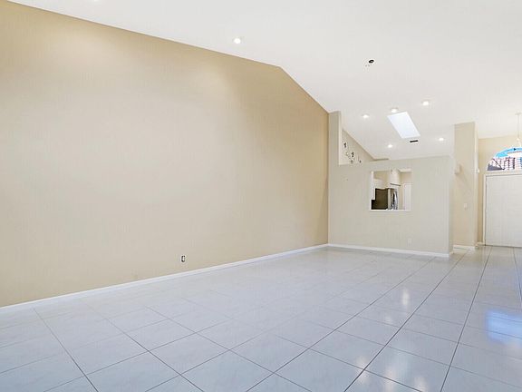 5th image of 7643 Seafoam Ct