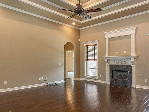 5th image of 303 Winding Brook Dr