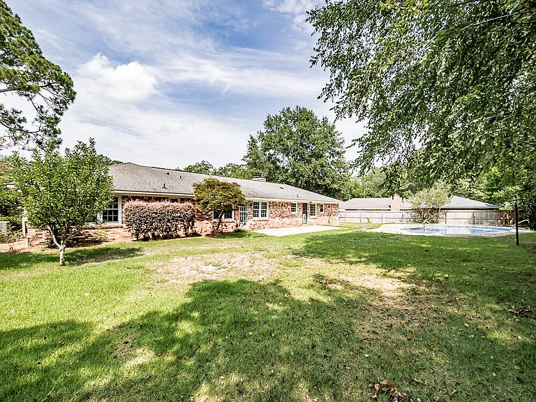 2704 Powhatan Dr — Photo 17
