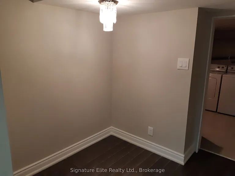 239 Lambton Ave #BASEMENT — Photo 5