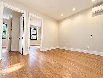 1513 Gates Avenue, #1B