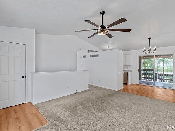 5th image of 1726 Clark Ln