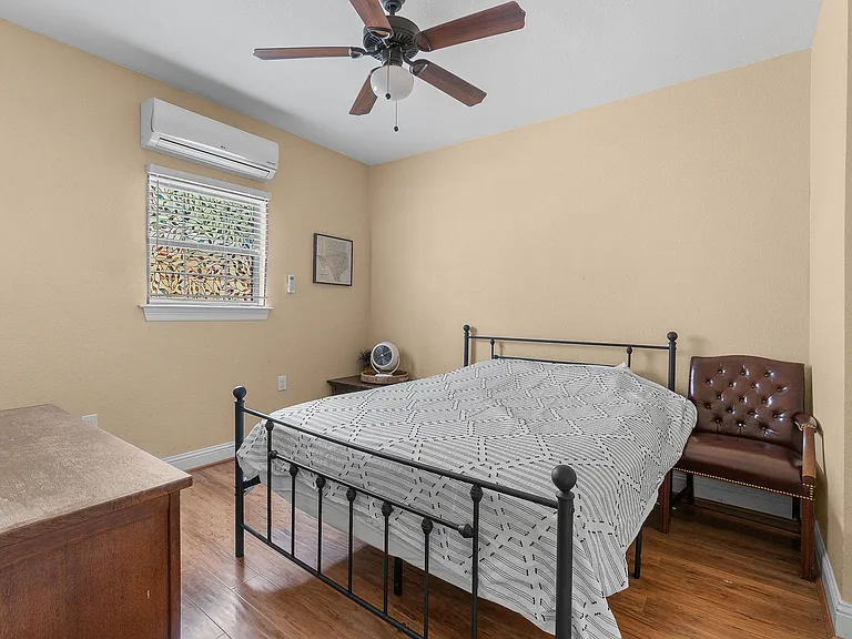 4001 Roswell St — Photo 20