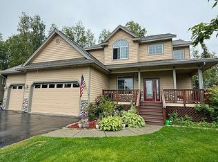 10715 Briggs Cache Cir, Eagle River, AK 99577