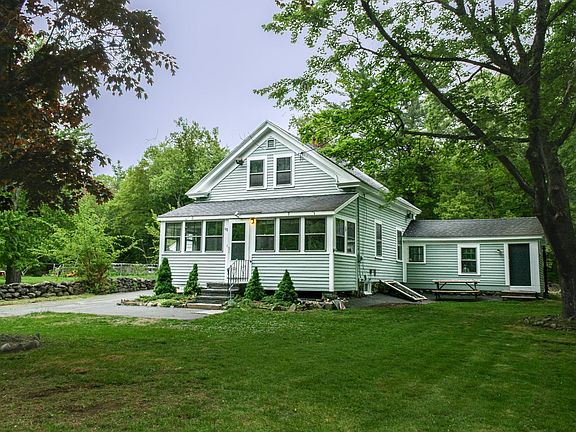 3rd image of 98 Haverhill Road