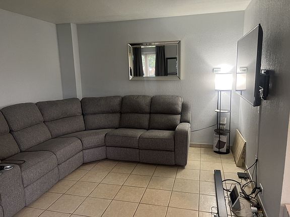 2nd image of 4946 S La Crosse Ave