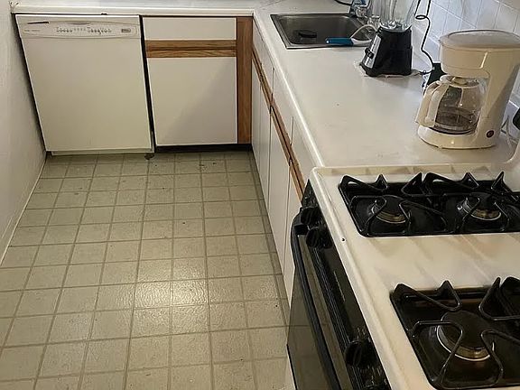 5th image of 2201 S Platte River Dr Unit A