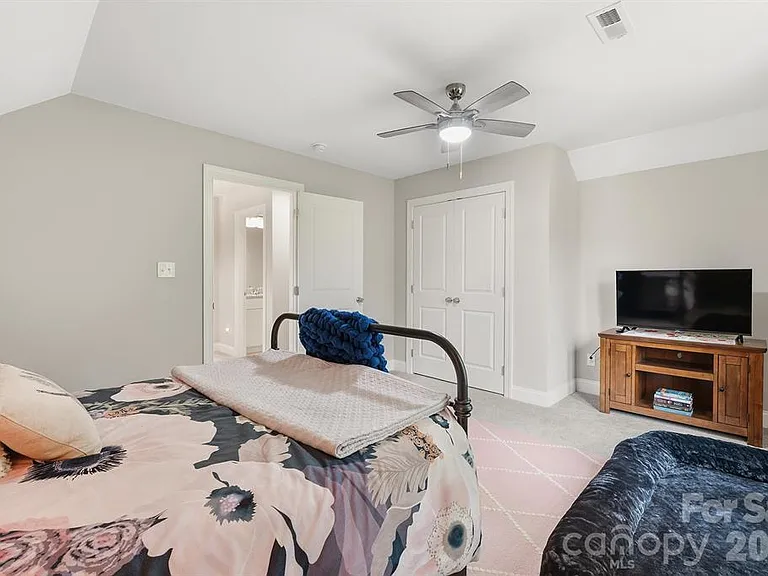 2029 Bost St — Photo 29