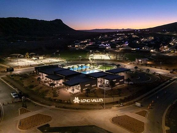 4th image of 1941 S Queens Garden Dr #4261