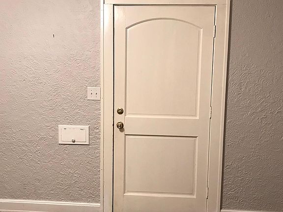 3rd image of 213 SW 18th Ave APT A