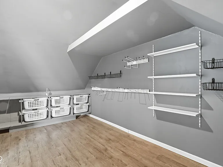 7975 Meadow Bend Cir — Photo 54