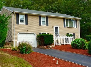 29 Monroe Dr, Coventry, RI 02816