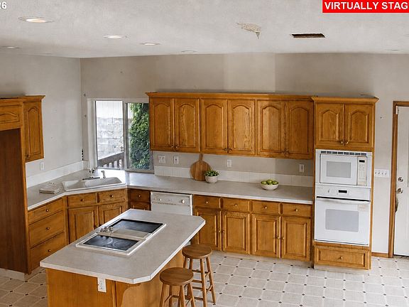 4th image of 6748 SE 74th Ave