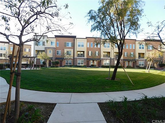 5th image of 28 Jenkins Dr