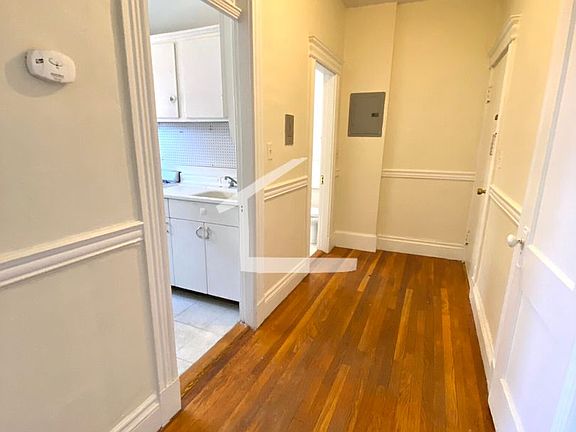 5th image of 12-5 Walbridge St #12