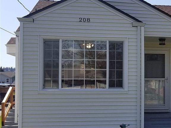 5th image of 208 Hawthorne Ave S