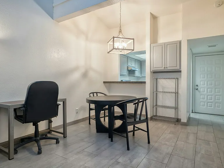 406 E Washington Ave #B — Photo 26